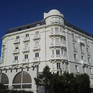 https://appartement-avec-vue-exceptionnelle-sur-biarritz.biarritzhotels.info
